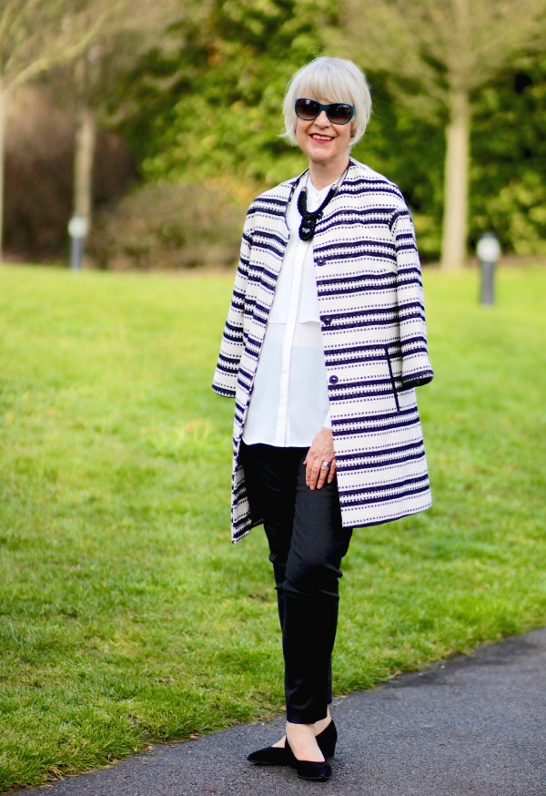 A simple monochrome outfit - Chic at any age