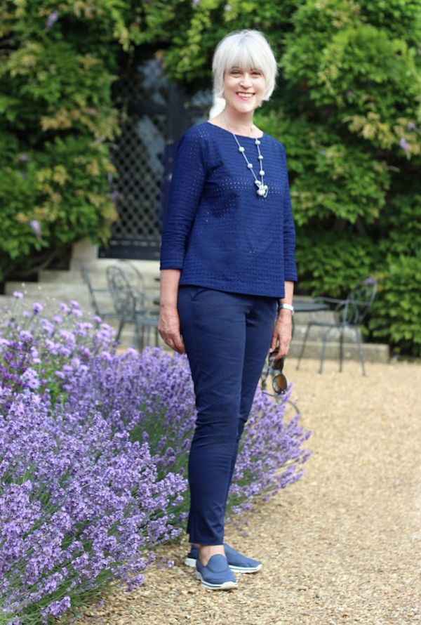 Shop your Wardrobe - Navy cotton - Chic at any age
