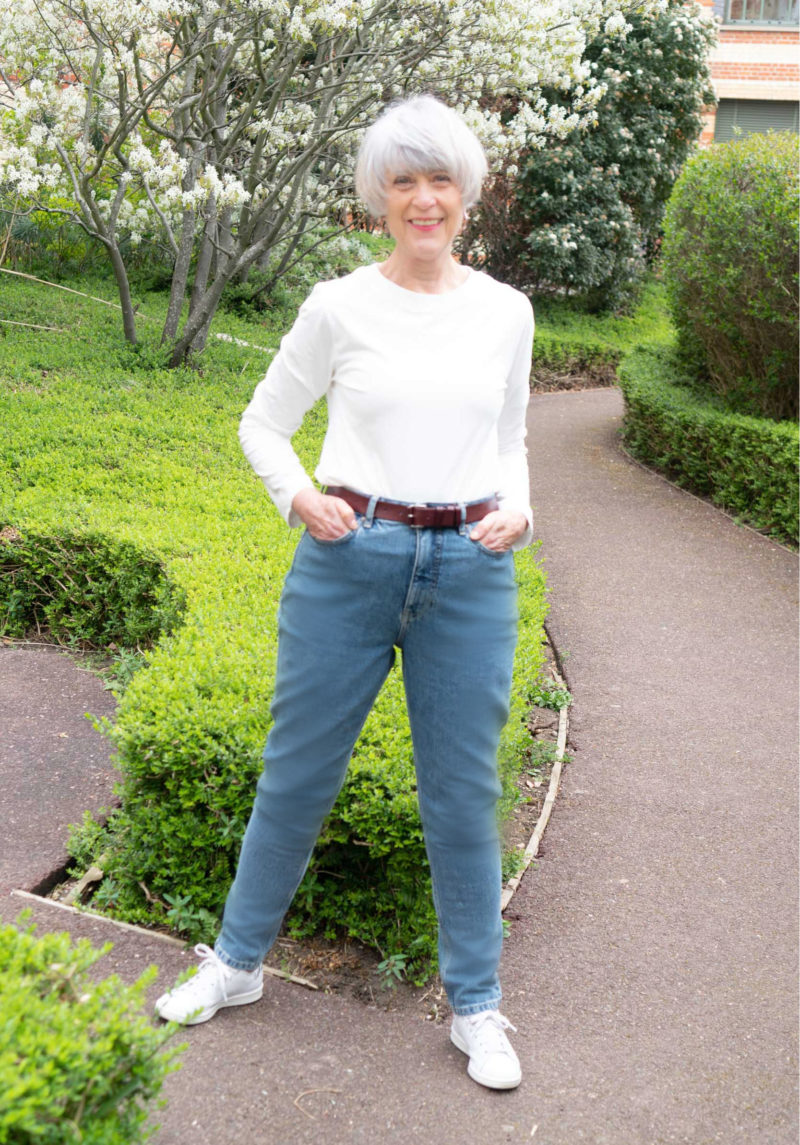 How to integrate a new jeans style into your wardrobe - Chic at any age